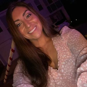 Meet your Posher, Cristina